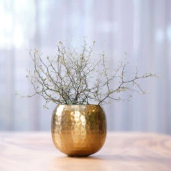 Kody Metal Plant Pots - Set Of 3 - Large - Gold -Indoor Plant Store Kody Metal Plant Pots Set of 2 Small Gold Lifestyle 04 e647ea7b a884 491e bb70 0036300f239e